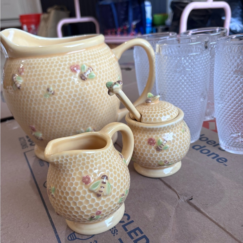 Williams Sonoma Honeybee Pitcher-Cream&Sugar